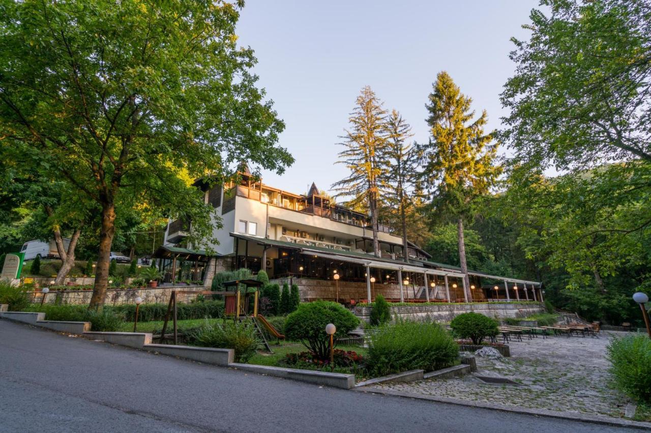 Family Park Hotel Kyoshkove Shumen Exterior foto