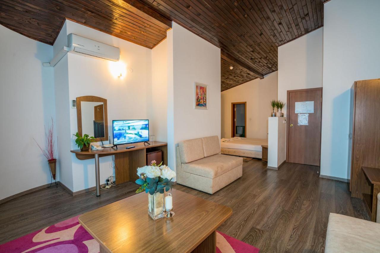 Family Park Hotel Kyoshkove Shumen Exterior foto